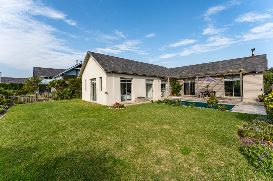 3 Bedroom Property for Sale in Lake Michelle Western Cape